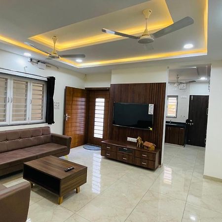 Luxurious 3 Bhk Villa In Bhuj - Shivani Homestay Ngoại thất bức ảnh