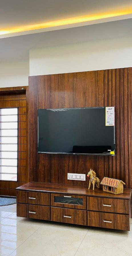 Luxurious 3 Bhk Villa In Bhuj - Shivani Homestay Ngoại thất bức ảnh